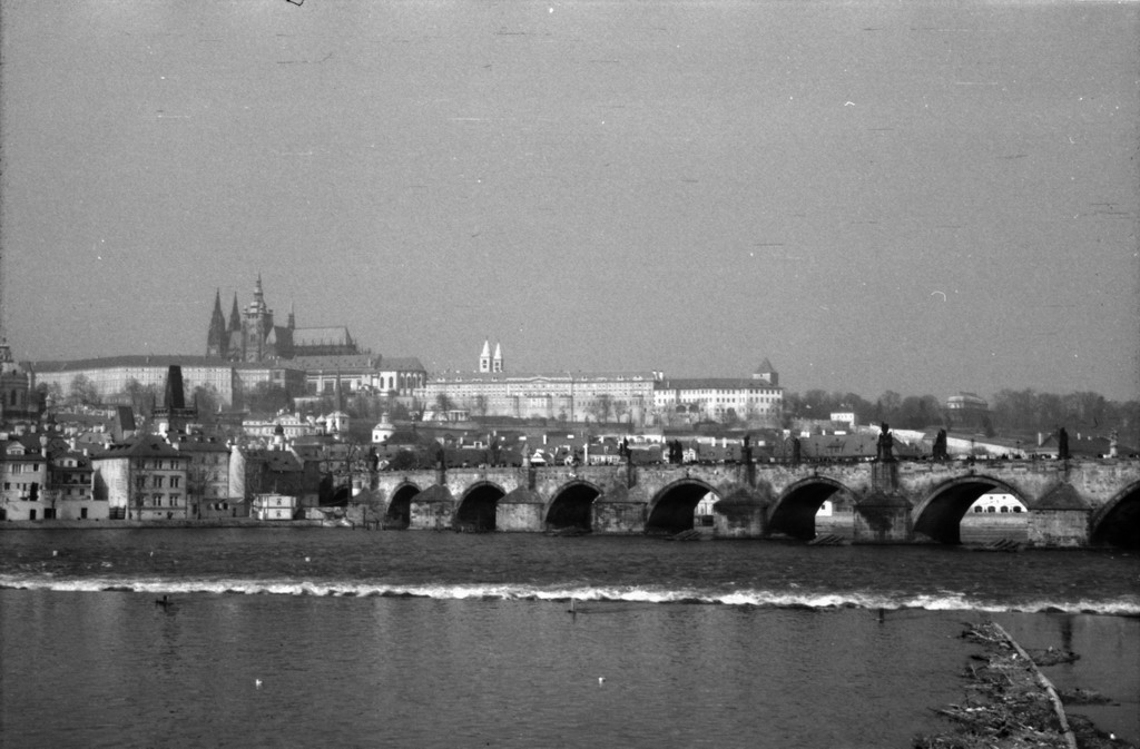 Image 11 of 63  -  165 kB