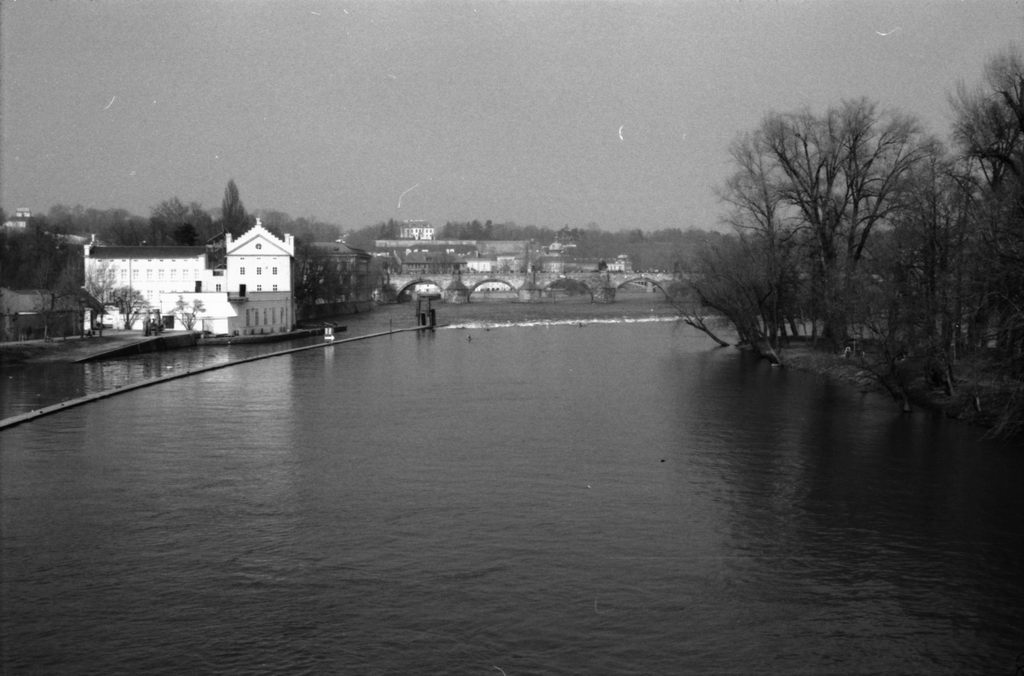 Image 37 of 63  -  93 kB