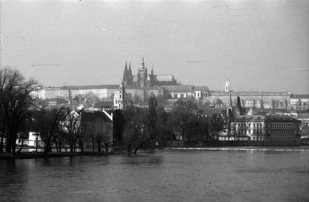 Image 18 of 63  -  166 kB